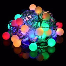 Catena luminosa da esterno con 50 palline led Natalizie