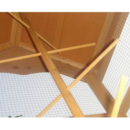 Voliera da esterno in legno con tetto impermeabile e posatoi